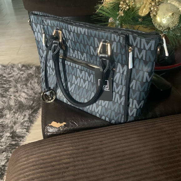 MLK pause - Picture 3 of 4